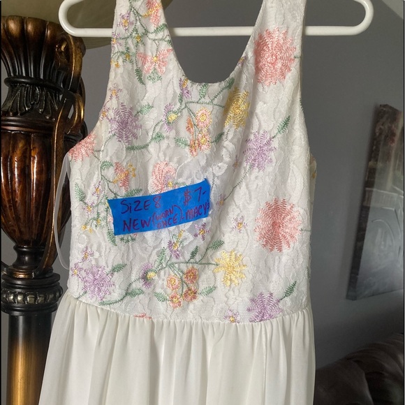 GIRLS DRESSES - Picture 2 of 9